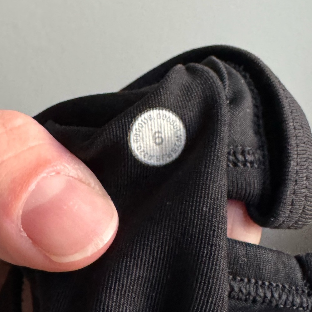 Lululemon Ebb to Street Bra Ribbed Black Hooking Strap size 6 - Picture 5 of 5